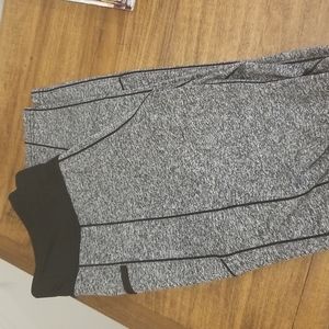 Women's athletic leggings